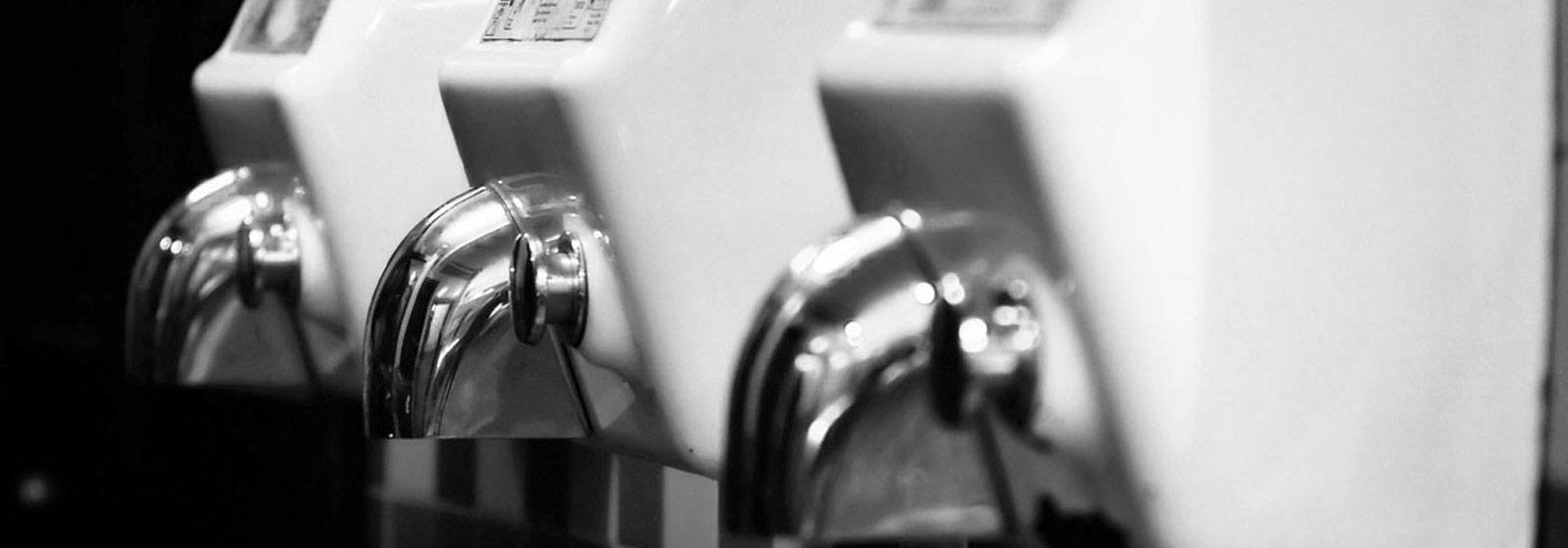 Nyomógombos fém kézszárító Nyomógombos fém kézszárító